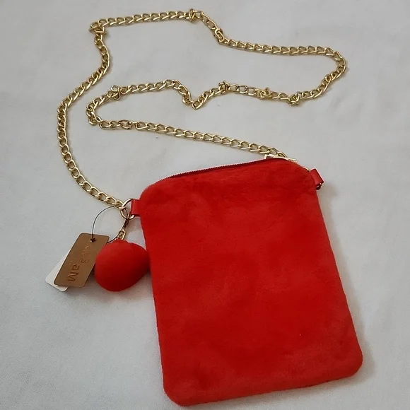 Stranger Things "Hellfire Club" Card Holder & Lanyard Set with Red Furry  Bag - Picture 10 of 16